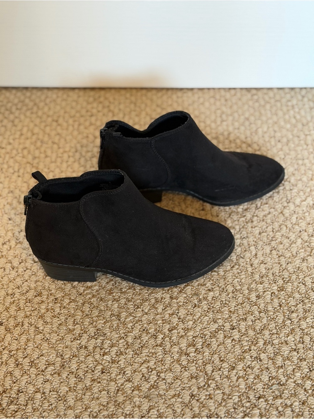 Old Navy Girls Faux Suede Ankle Boots in Size 3